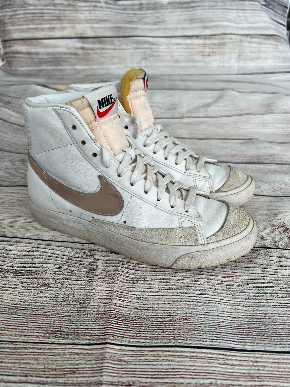 Nike Womens Blazer Mid 77